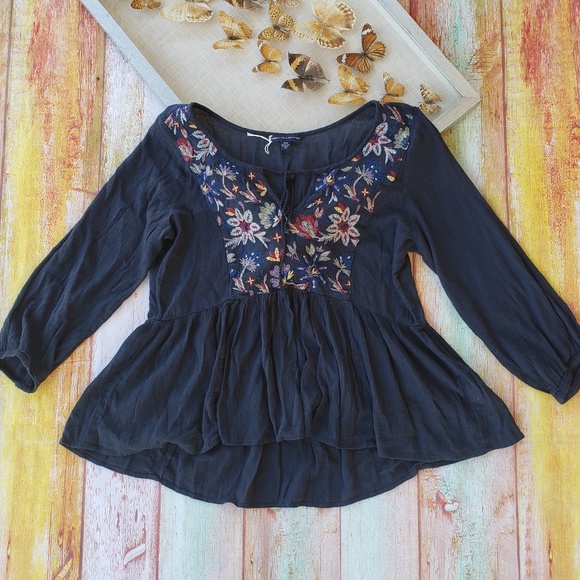 American Eagle Outfitters Tops - AEO Embroidered Peplum Boho Peasant Festival Top M